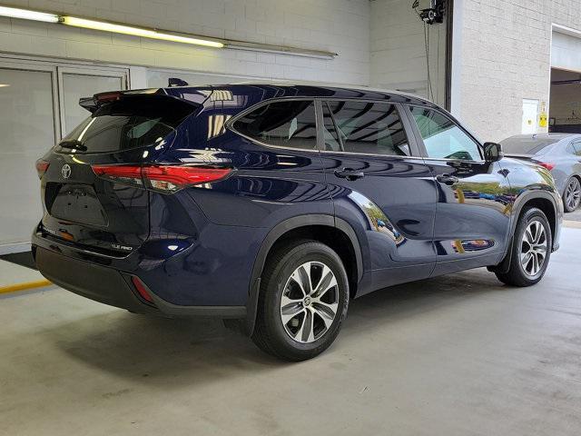 used 2023 Toyota Highlander car, priced at $39,800