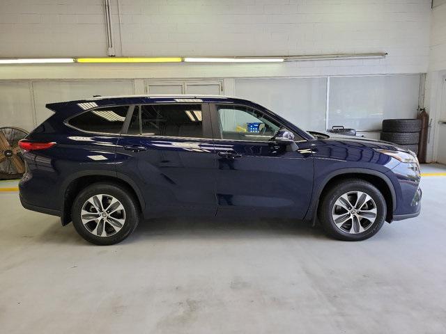 used 2023 Toyota Highlander car, priced at $39,800