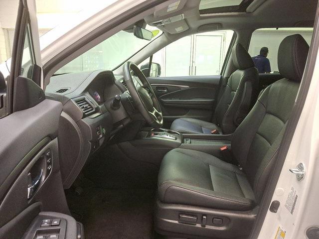 used 2022 Honda Pilot car, priced at $33,000