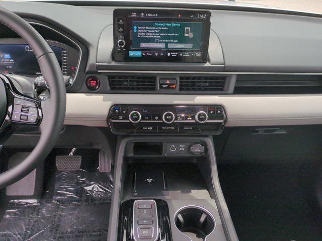new 2025 Honda Pilot car, priced at $53,439