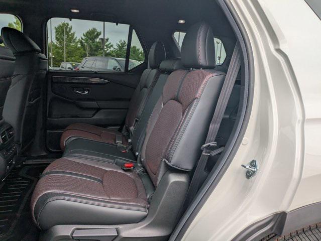 new 2025 Honda Pilot car, priced at $52,653