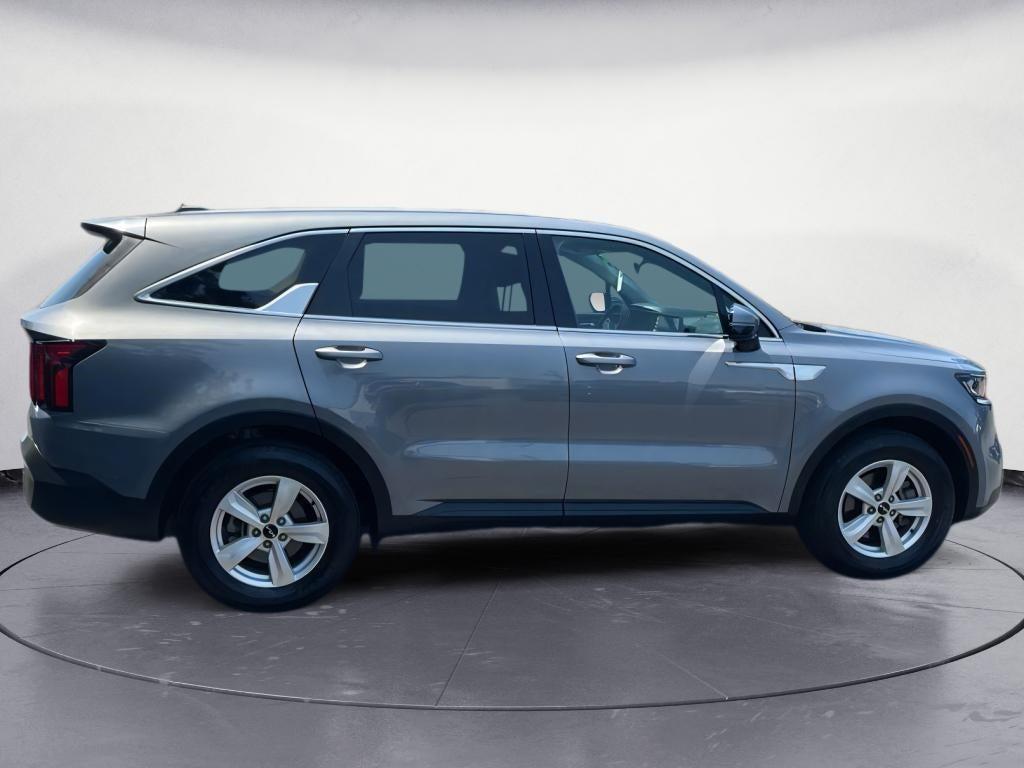 used 2022 Kia Sorento car, priced at $21,694