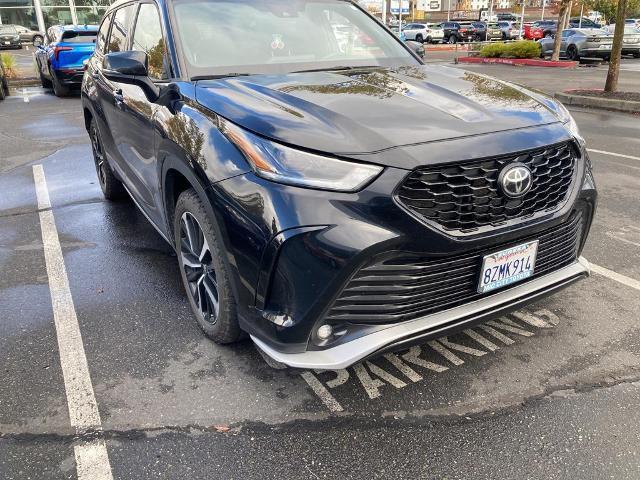 used 2022 Toyota Highlander car, priced at $35,495