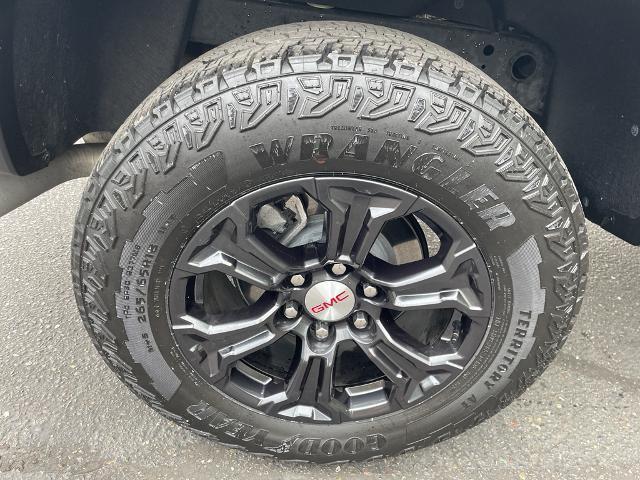 used 2024 GMC Canyon car, priced at $35,596