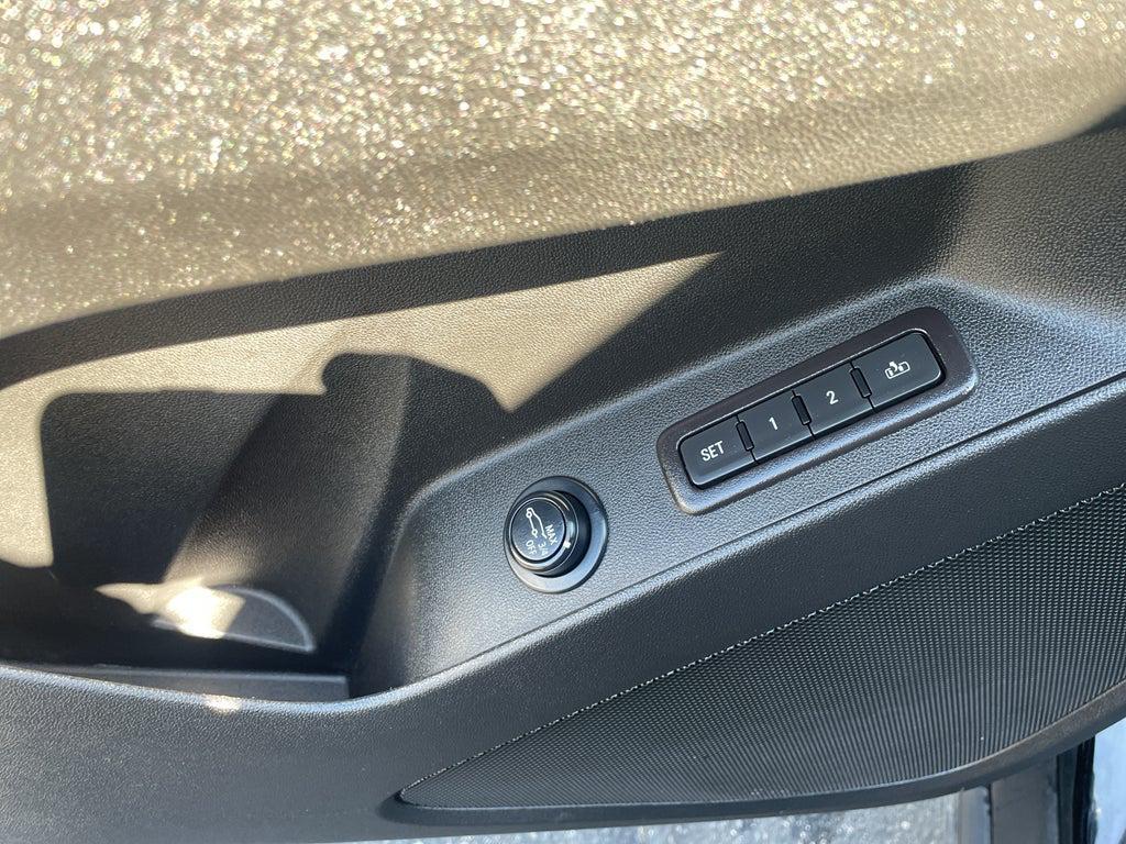 used 2021 Chevrolet Equinox car, priced at $17,998