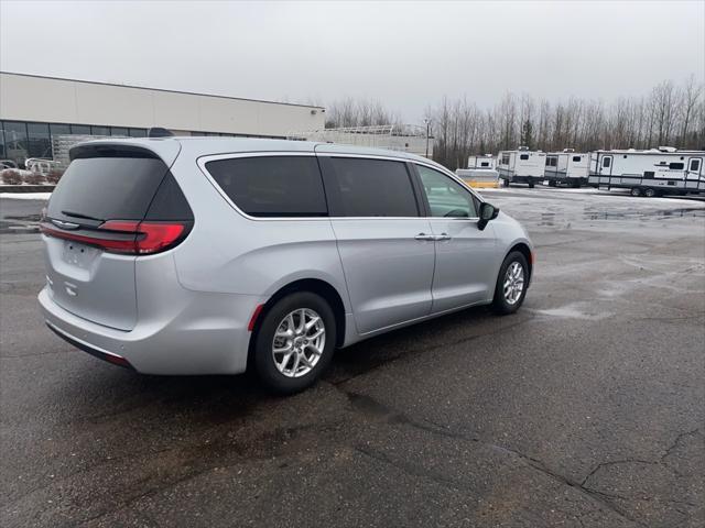 used 2024 Chrysler Pacifica car