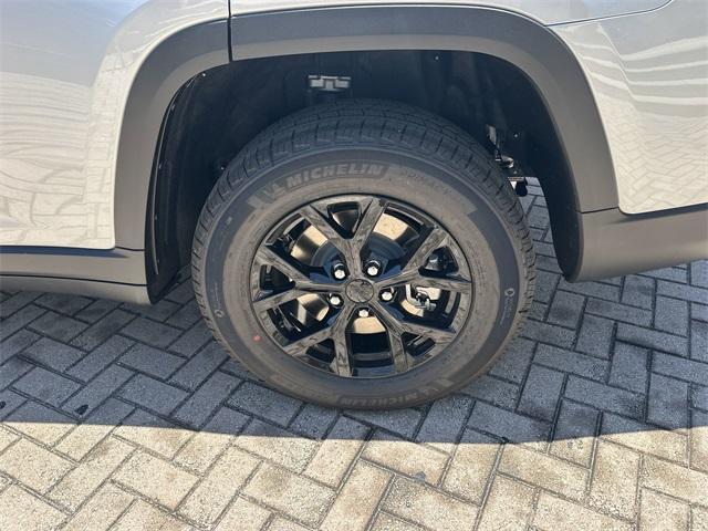 new 2025 Jeep Grand Cherokee L car, priced at $39,811