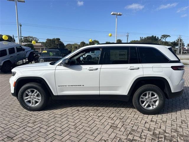 new 2025 Jeep Grand Cherokee car, priced at $34,047