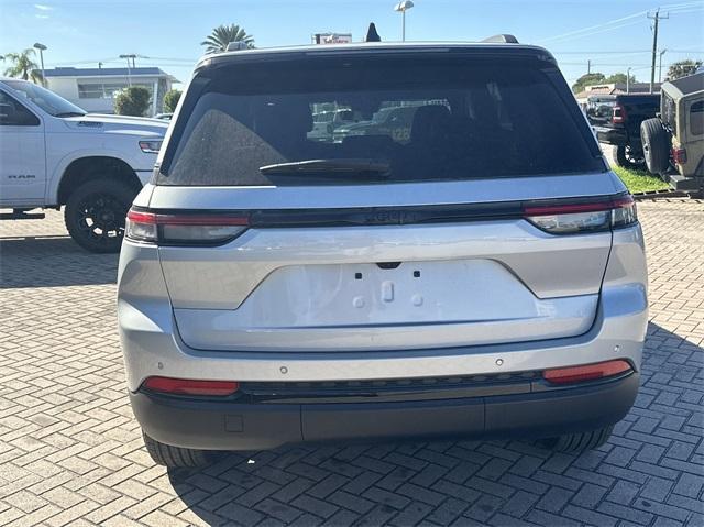 new 2025 Jeep Grand Cherokee car, priced at $35,293