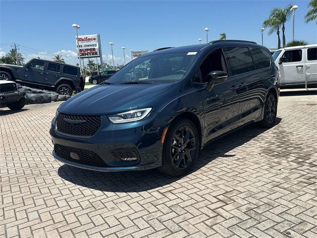 new 2025 Jeep Compass car, priced at $24,814