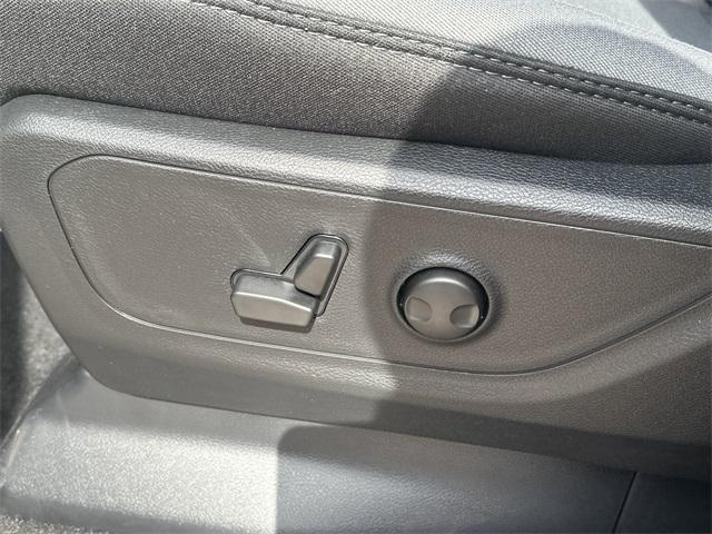 new 2025 Ram 1500 car, priced at $39,381