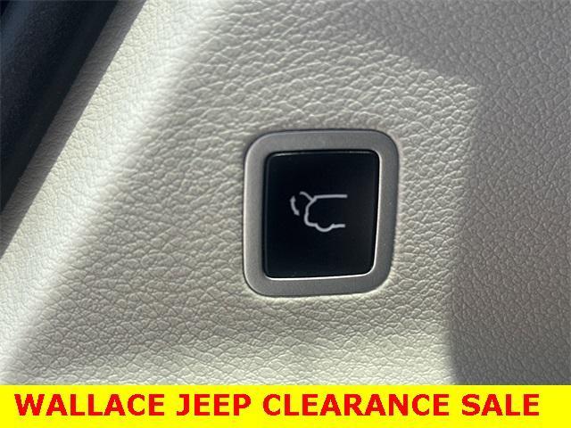 used 2024 Chrysler Pacifica car, priced at $34,900