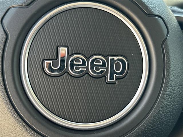 new 2025 Jeep Gladiator car, priced at $45,714