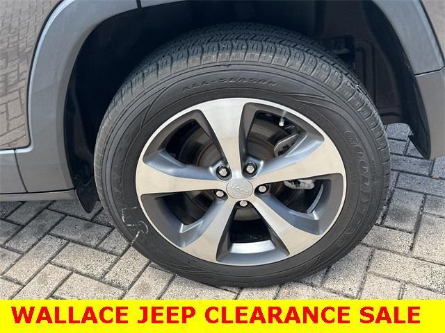 used 2021 Jeep Cherokee car, priced at $22,950