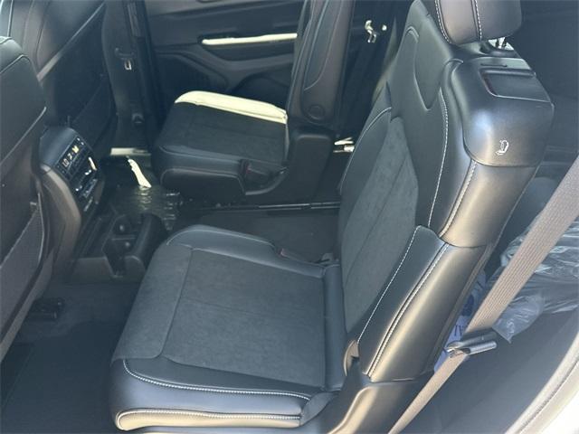 new 2025 Jeep Grand Cherokee L car, priced at $38,640