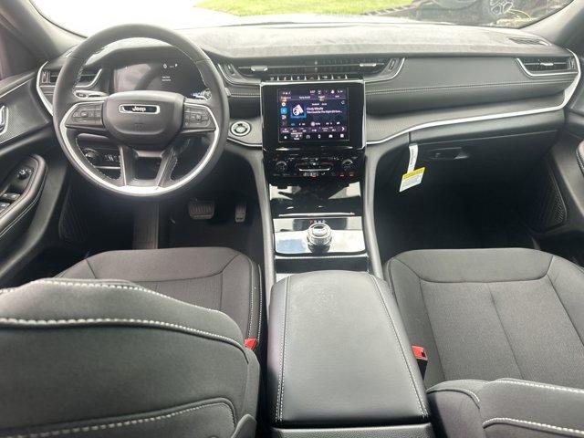 new 2025 Jeep Grand Cherokee car, priced at $36,102
