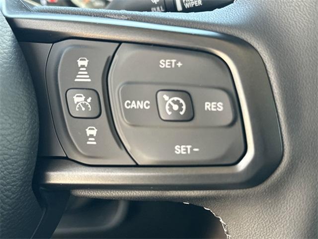 new 2025 Jeep Gladiator car, priced at $45,814