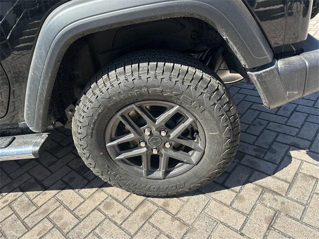 new 2025 Jeep Wrangler car, priced at $39,032