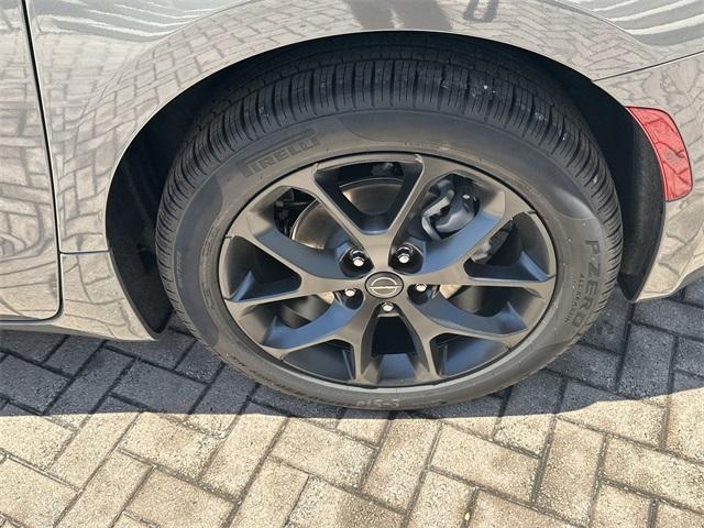 new 2025 Chrysler Pacifica car, priced at $47,362