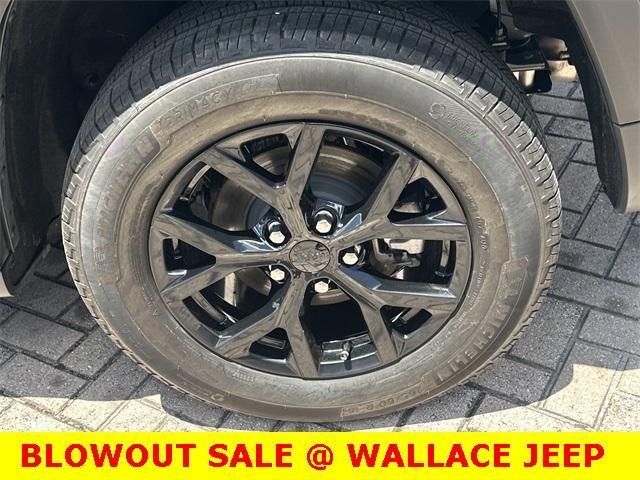 used 2024 Jeep Grand Cherokee car, priced at $32,921