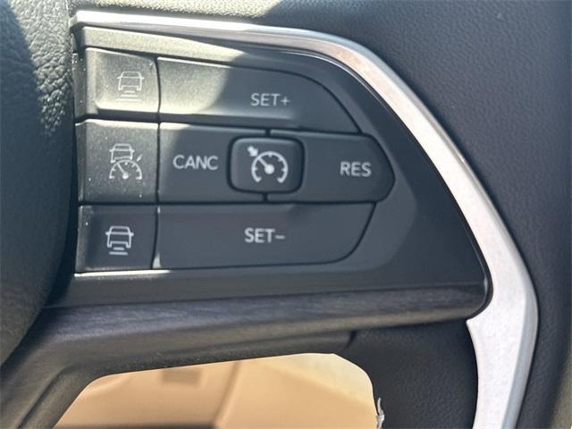 new 2025 Jeep Grand Cherokee car, priced at $42,312