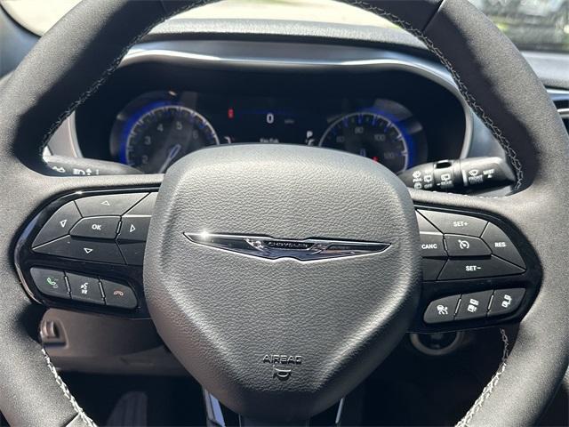 new 2025 Chrysler Pacifica car, priced at $47,377
