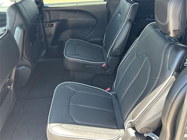 new 2025 Chrysler Pacifica car, priced at $47,377