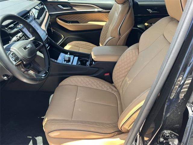 new 2025 Jeep Grand Cherokee car, priced at $57,557