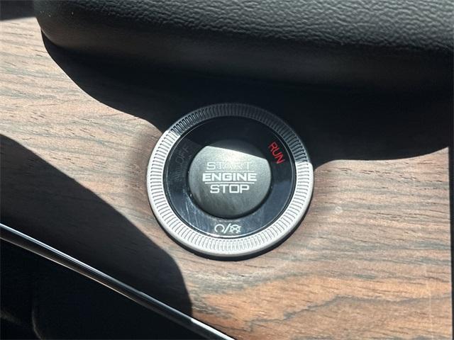 new 2025 Jeep Grand Cherokee car, priced at $57,557