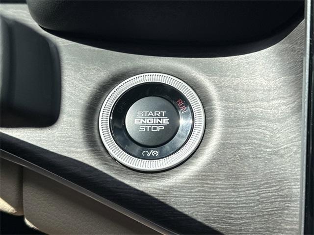 new 2025 Jeep Grand Cherokee car, priced at $42,954