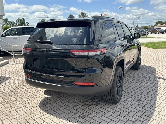new 2025 Jeep Grand Cherokee car, priced at $42,954
