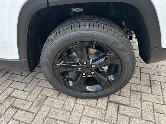 new 2025 Jeep Grand Cherokee car, priced at $42,301