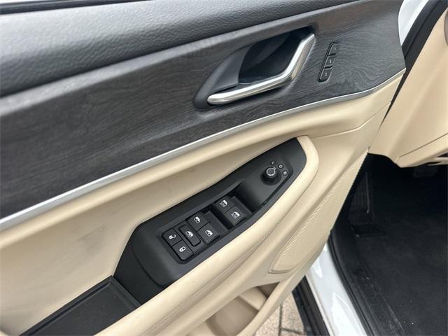new 2025 Jeep Grand Cherokee L car, priced at $37,938