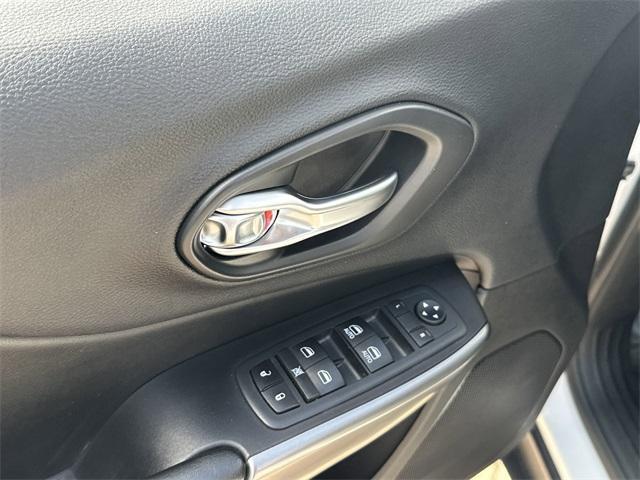 used 2020 Jeep Cherokee car, priced at $24,900