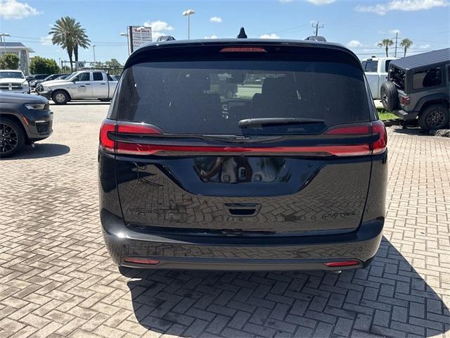 new 2025 Chrysler Pacifica car, priced at $44,197