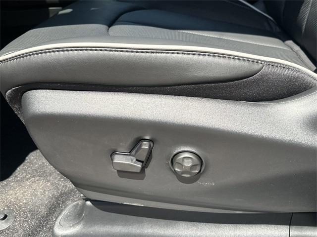 new 2025 Chrysler Pacifica car, priced at $44,197