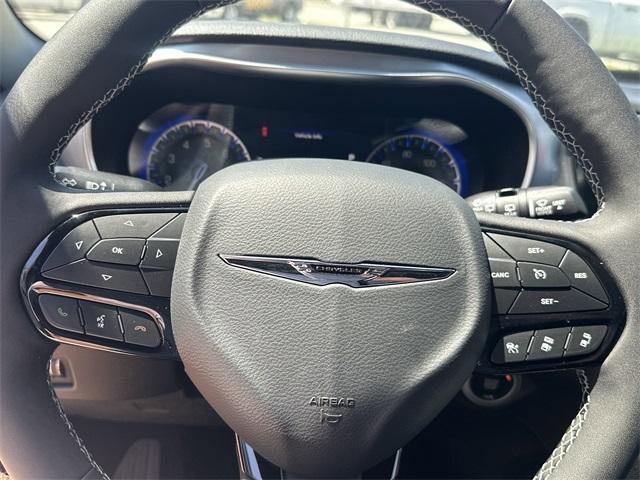 new 2025 Chrysler Pacifica car, priced at $44,197