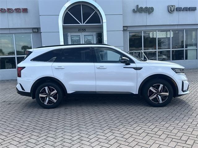 used 2021 Kia Sorento car, priced at $26,221