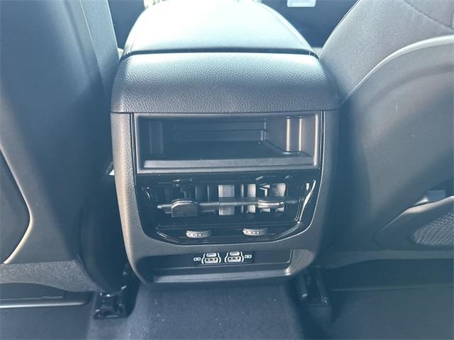 new 2025 Jeep Grand Cherokee car, priced at $34,744