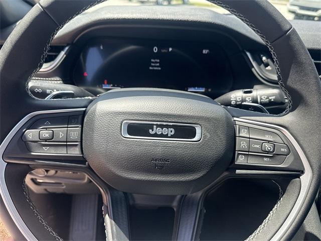new 2025 Jeep Grand Cherokee car, priced at $34,744