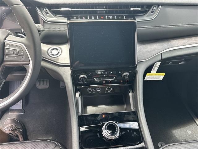 new 2025 Jeep Grand Cherokee car, priced at $42,969