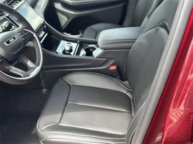 new 2025 Jeep Grand Cherokee car, priced at $42,969