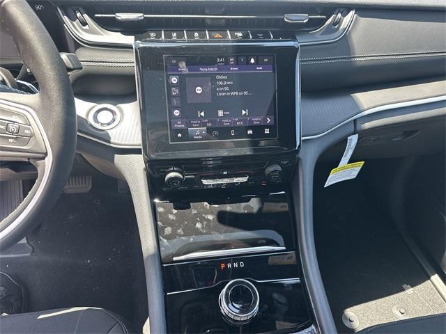 new 2025 Jeep Grand Cherokee car, priced at $34,657