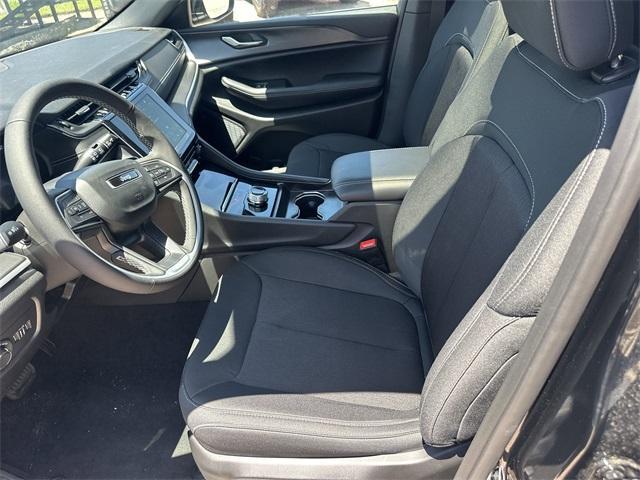 new 2025 Jeep Grand Cherokee car, priced at $34,657