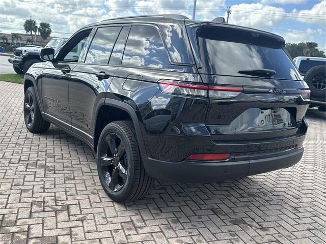 new 2025 Jeep Grand Cherokee car, priced at $42,284