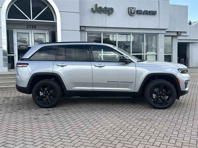 new 2025 Jeep Grand Cherokee car, priced at $38,251