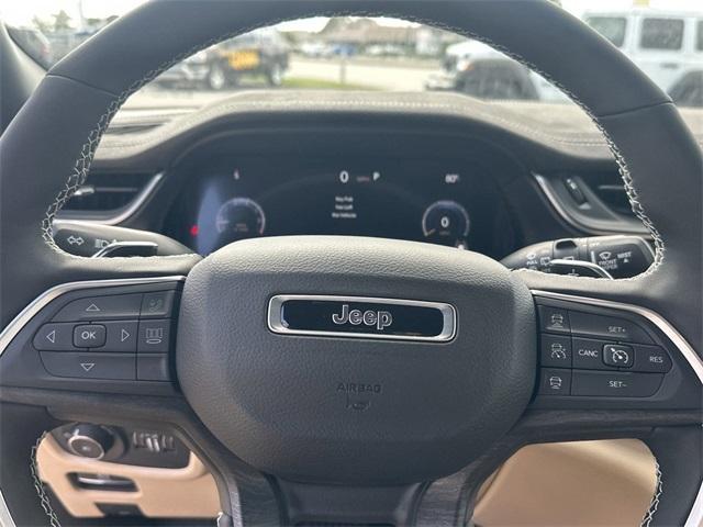 new 2025 Jeep Grand Cherokee car, priced at $37,033