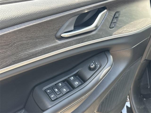 new 2025 Jeep Grand Cherokee L car, priced at $43,261