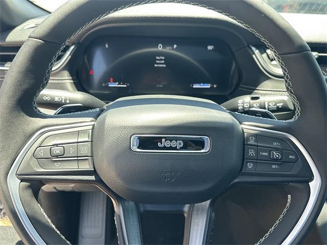 new 2025 Jeep Grand Cherokee car, priced at $38,099