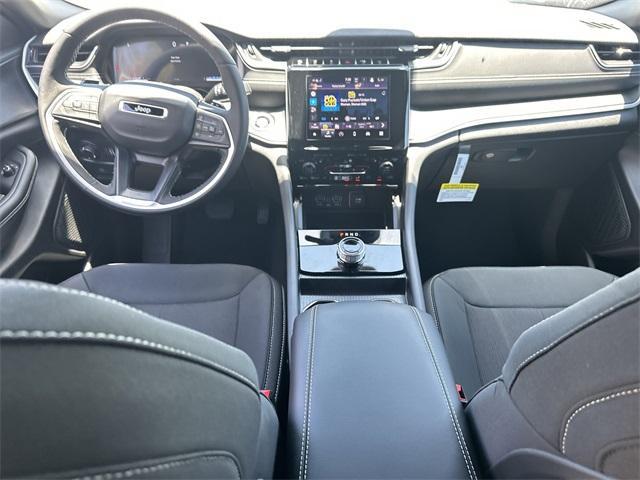 new 2025 Jeep Grand Cherokee car, priced at $38,099